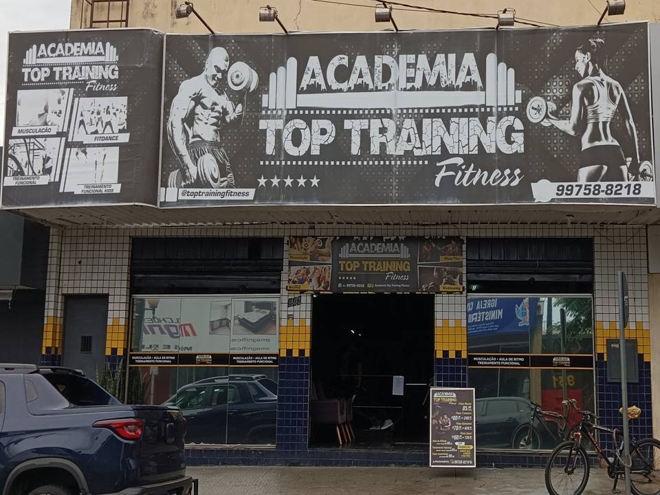 Academia Top Traning Fitness